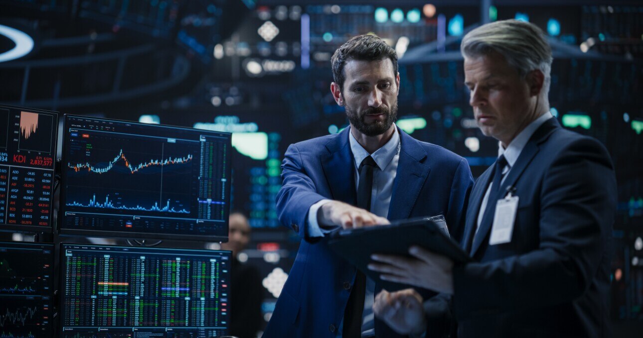2 stock brokers