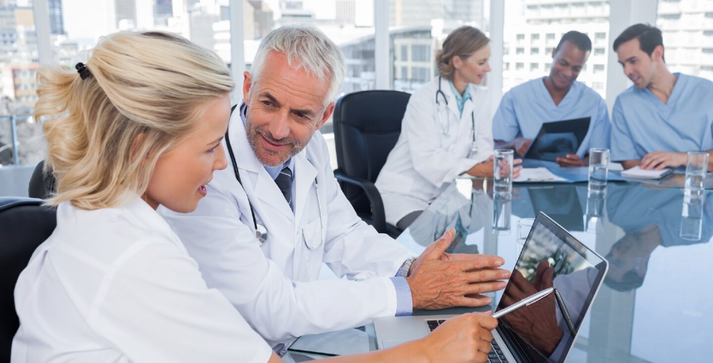 doctors discussing